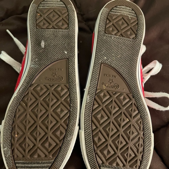 Converse All-Star red low top. Women’s size 6 - Picture 2 of 3